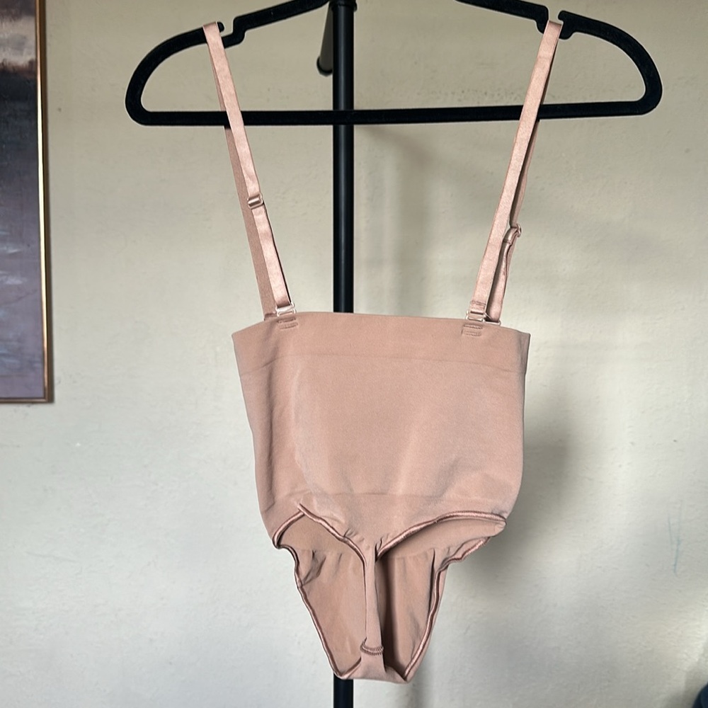 NEW SKIMS Core Control High Waisted Thong Ochre Size M with straps